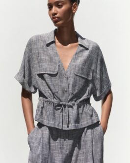 ROBE EN MAILLE PLISSÉE EN MATIÈRES VARIÉES